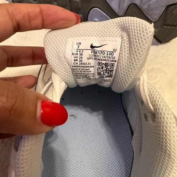 Gently worn Nike Air Max 90 - Picture 5 of 6